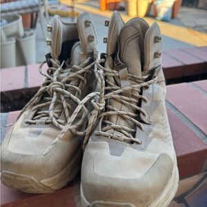 Hoka Men's Kaha Hiking Boots